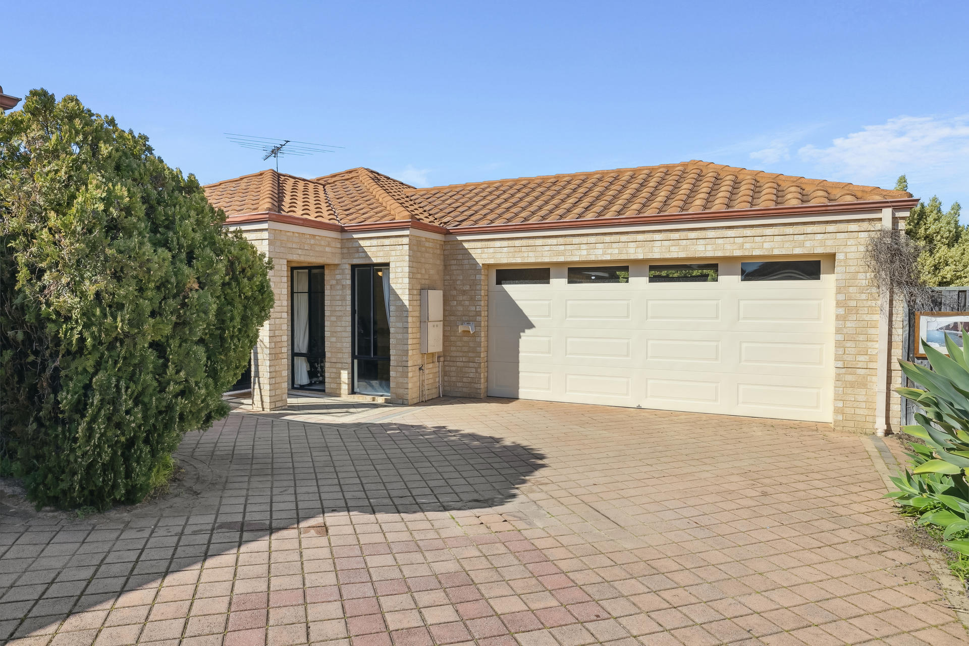 10C KINSELLA STREET, JOONDANNA, 6060