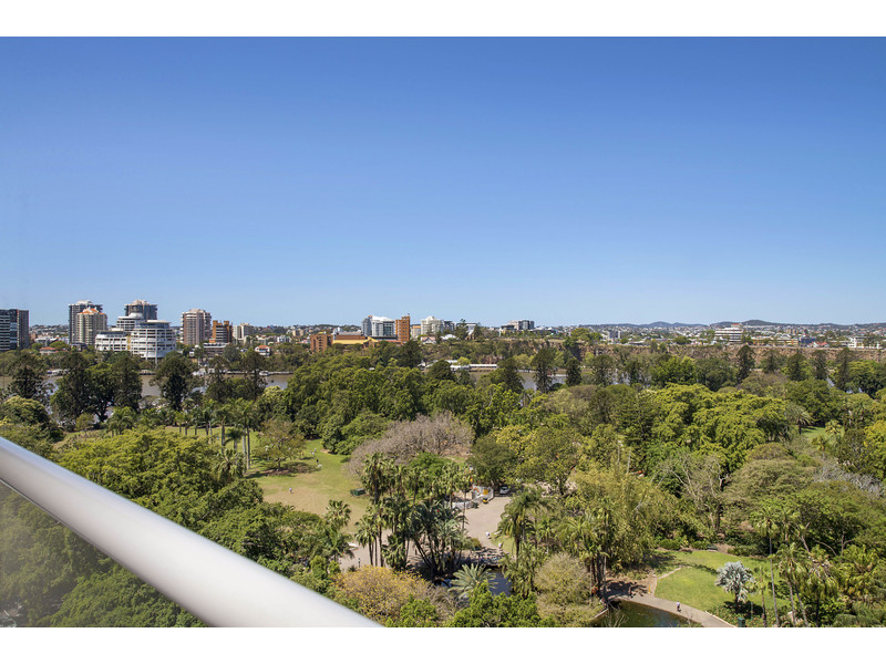 132 ALICE STREET, BRISBANE CITY, 4000