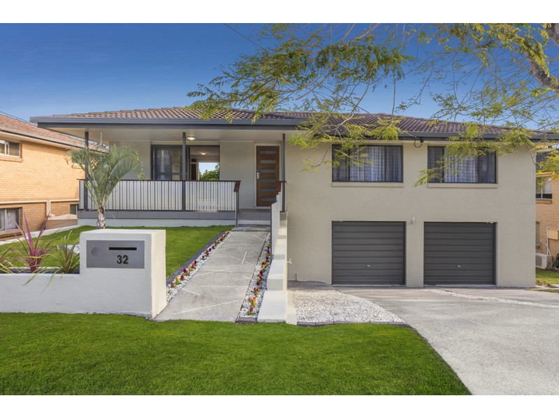 32 KANOFSKI STREET, CHERMSIDE WEST, 4032