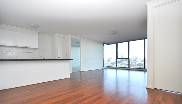 REF 24052/99 WHITEMAN STREET, SOUTHBANK, 3006