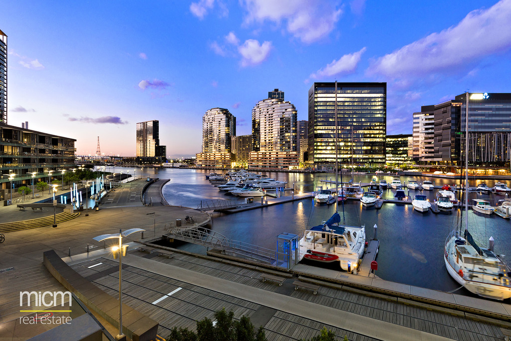 305/94 RIVER ESPLANADE, DOCKLANDS, 3008