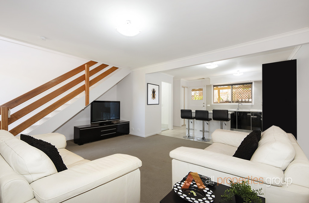 53/8 BRIGGS RD, SPRINGWOOD, 4127