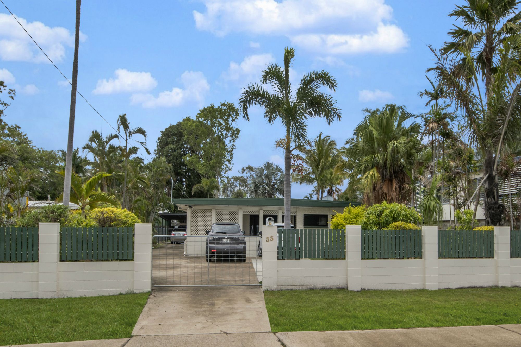 33 RENECOL AVENUE, RASMUSSEN, 4815