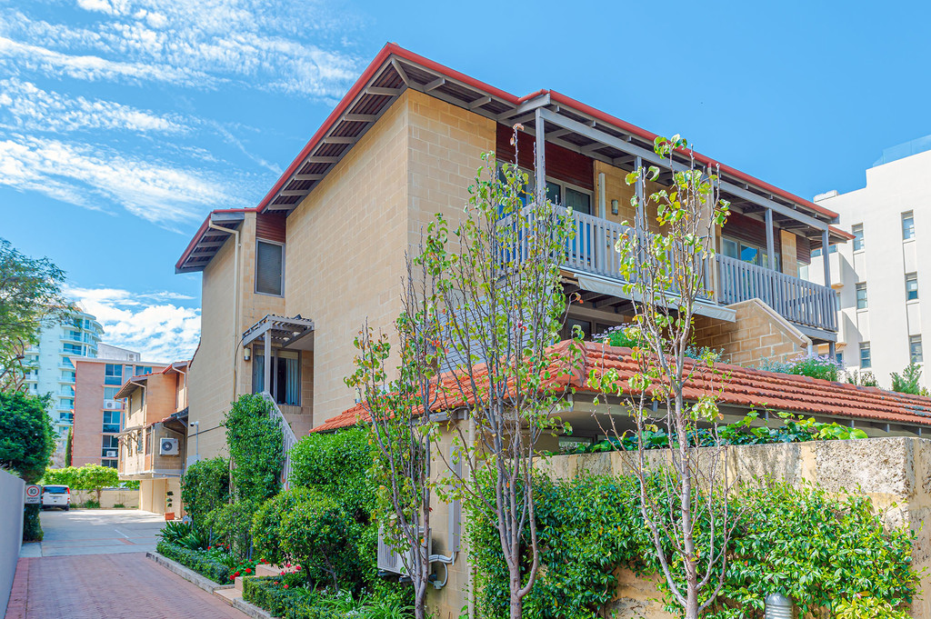 3W/4 WINGFIELD AVE, CRAWLEY, 6009