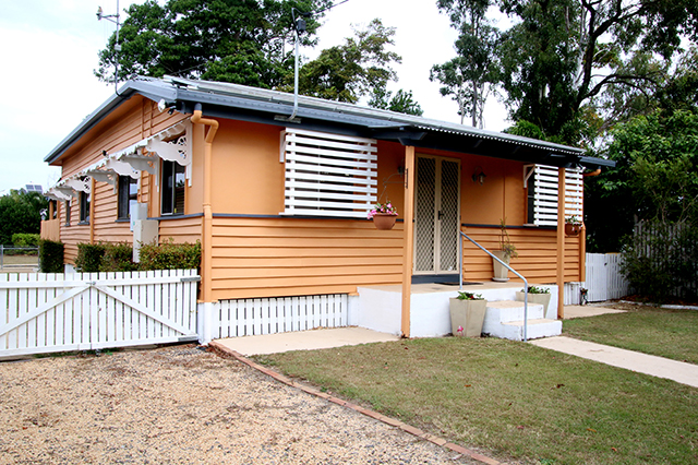 8 MACKLIN STREET, WALKERVALE, 4670