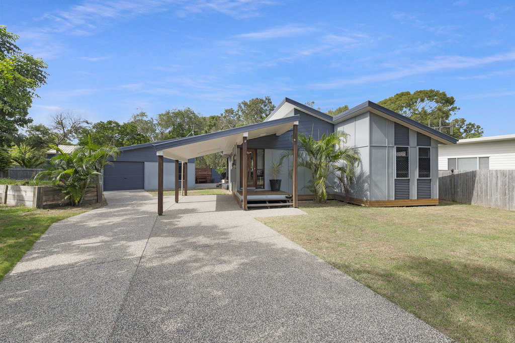 7 OCEAN COURT, MOORE PARK BEACH, 4670