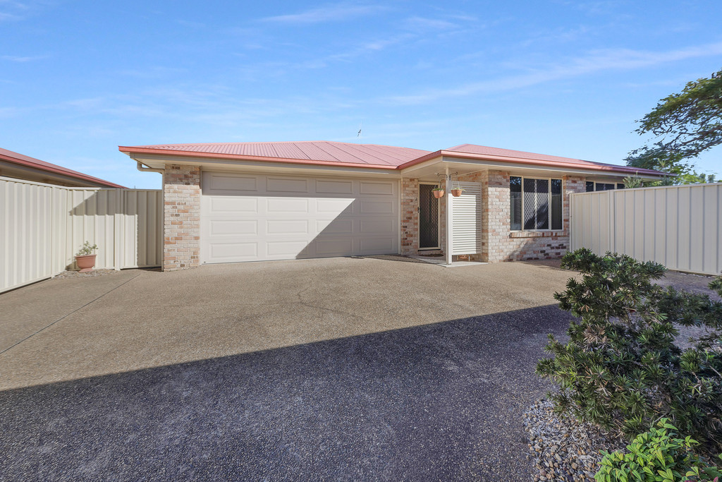2/27 COOMBER STREET, SVENSSON HEIGHTS, 4670