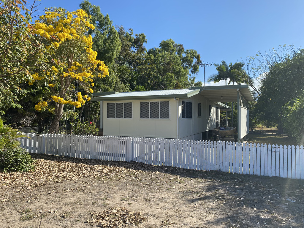 55 MARLIN STREET, BALGAL BEACH, 4816