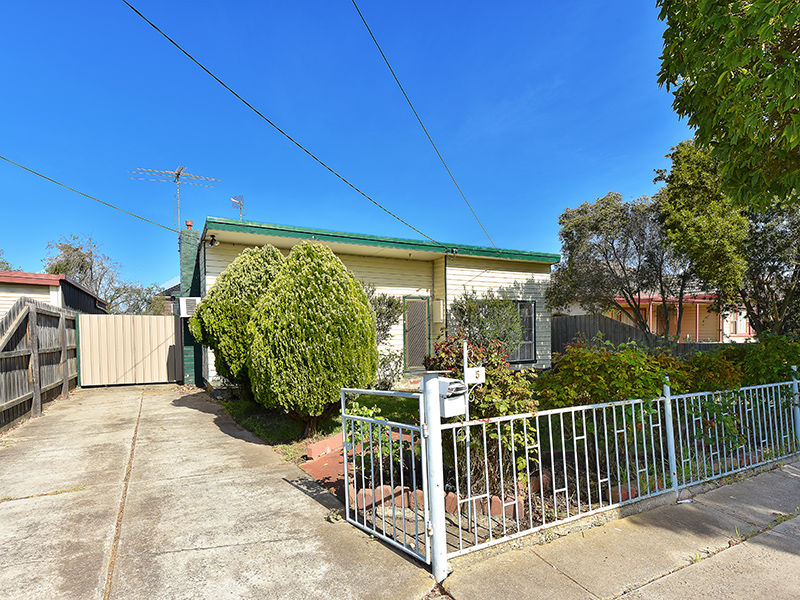 5 HANLEY STREET, AVONDALE HEIGHTS, 3034