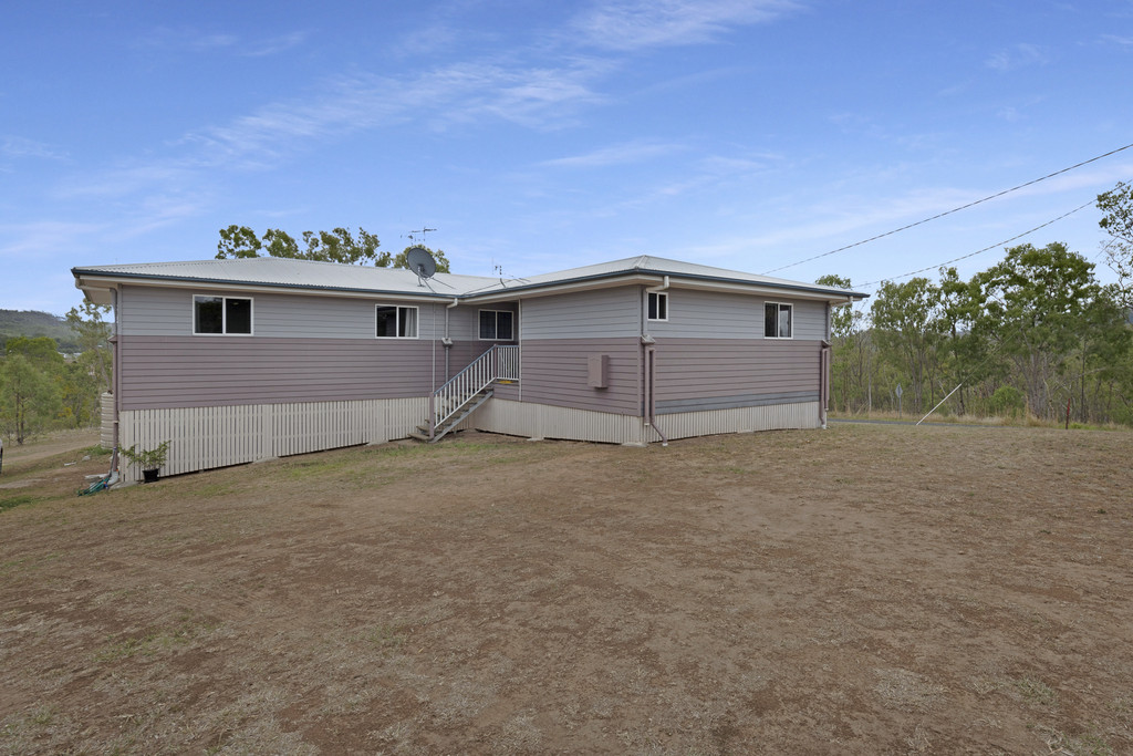 30 SPICER STREET, MOUNT PERRY, 4671