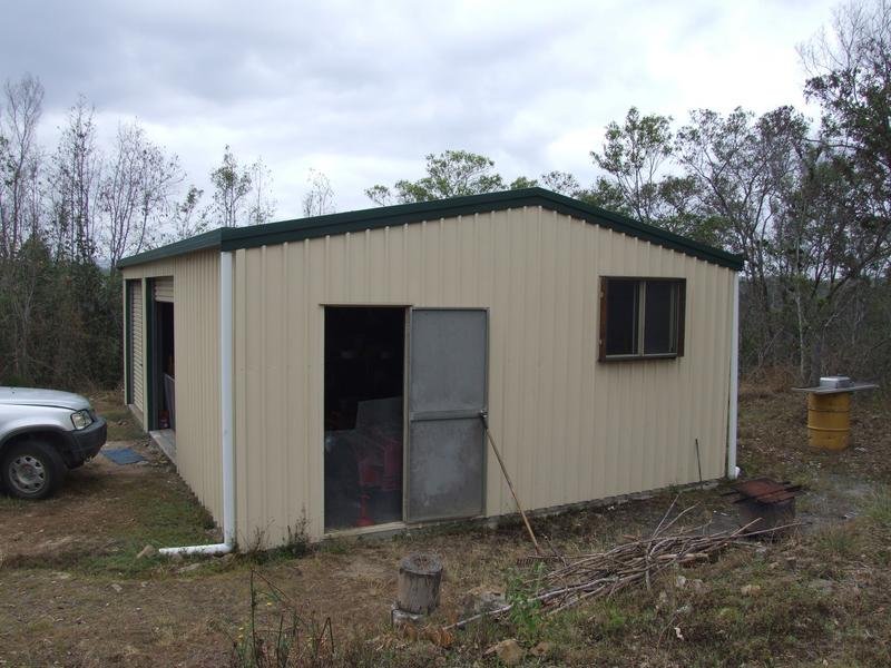 4 MAGGIE DRIVE, GIN GIN, 4671