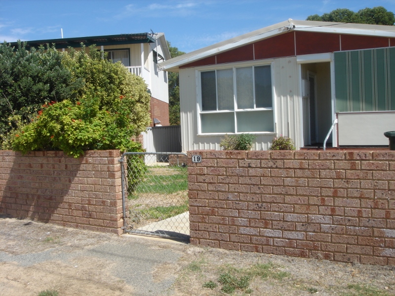 19 LINDSAY ST, JURIEN BAY, 6516