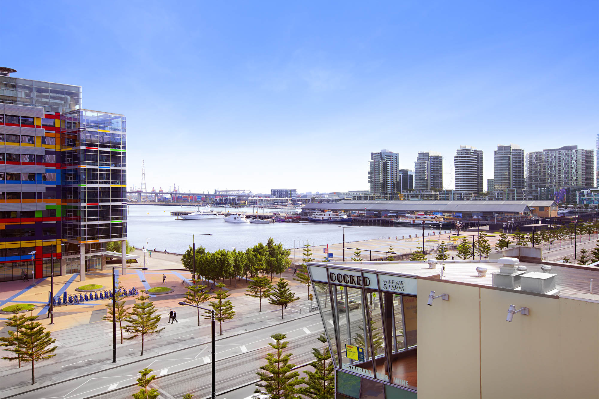 604/100 HARBOUR ESPLANADE, DOCKLANDS, 3008
