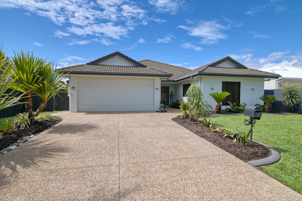 38 IRIDESCENT DRIVE, TRINITY PARK, 4879