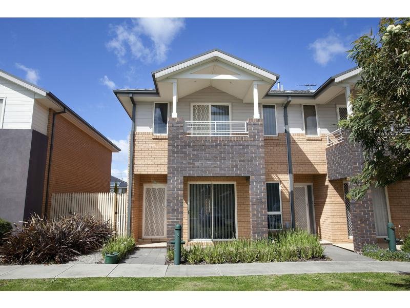 8 BUCKHAVEN STREET, DEER PARK, 3023