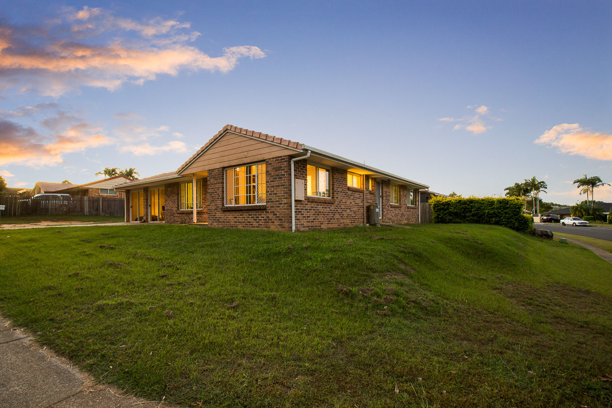 323 HELLAWELL ROAD, SUNNYBANK HILLS, 4109