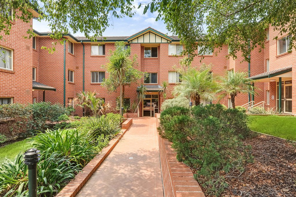 14/2 BELLBROOK AVENUE, HORNSBY, 2077