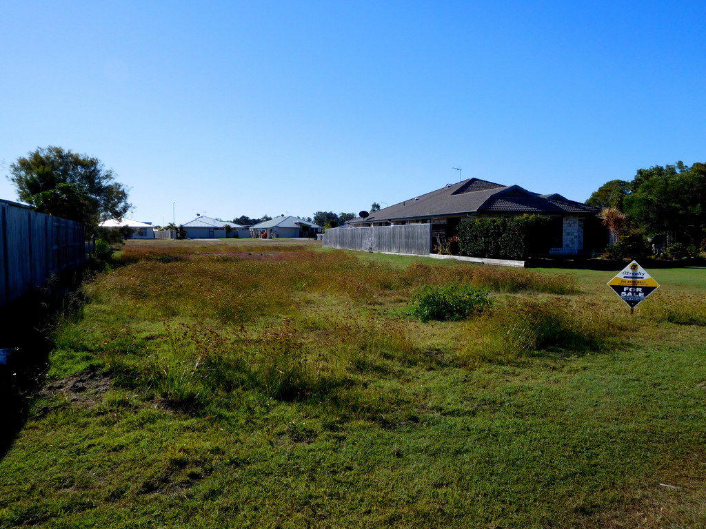 1 SCHOONER COURT, WOODGATE, 4660