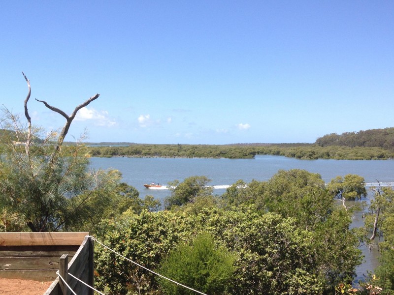 108 CRESCENT DRIVE, RUSSELL ISLAND, 4184
