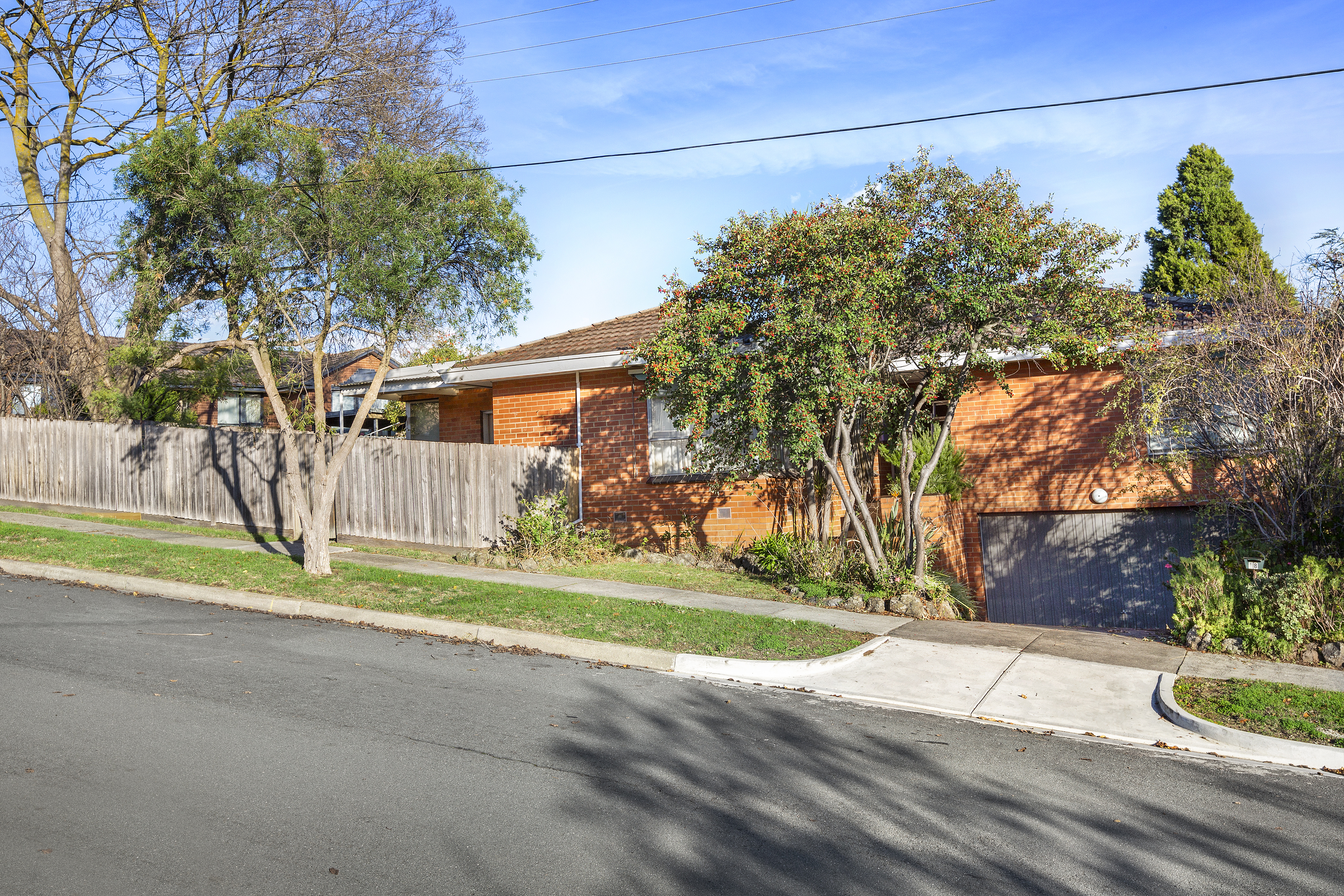 18 MILSOM AVENUE, TEMPLESTOWE LOWER, 3107