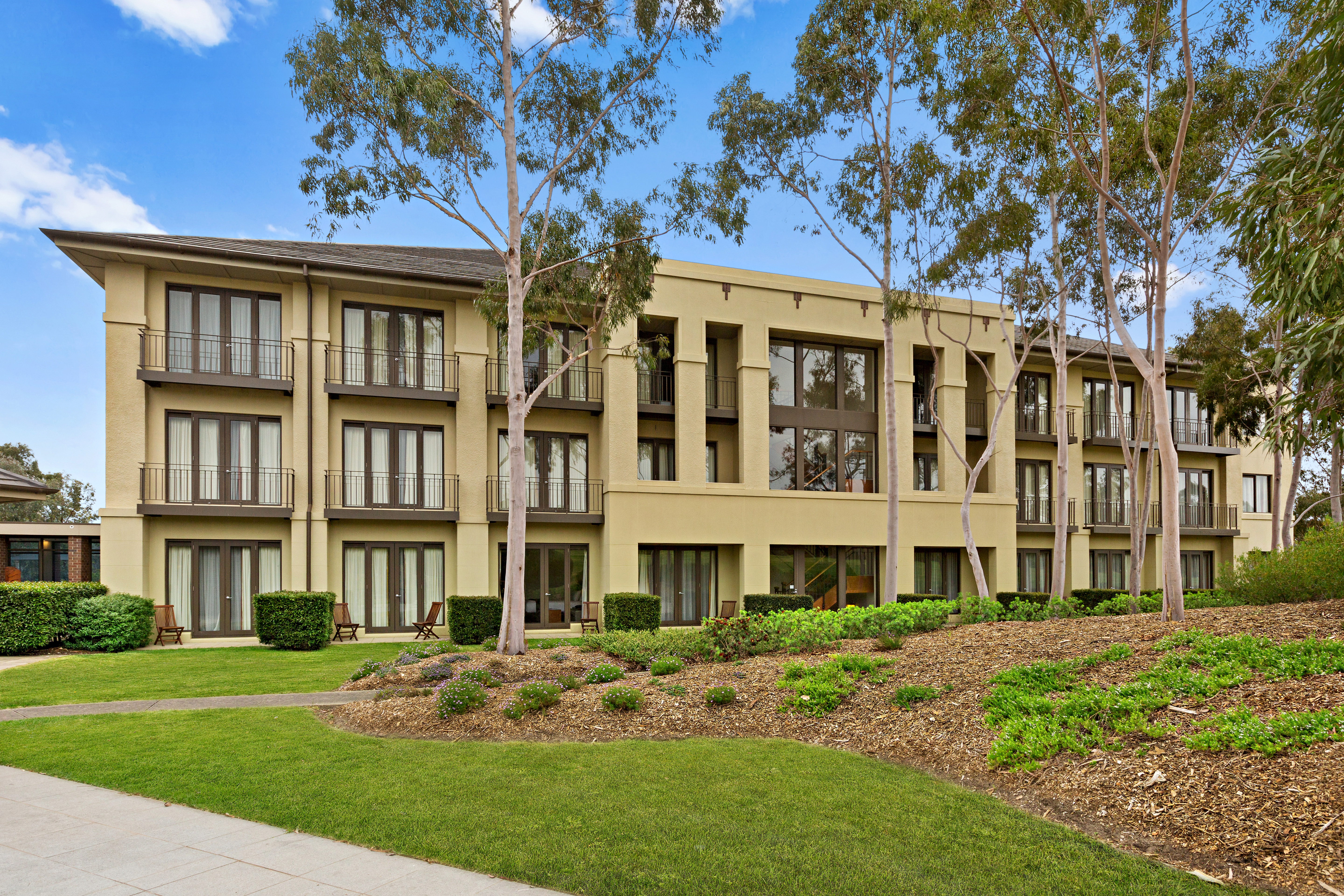 112/22 HERITAGE AVENUE, CHIRNSIDE PARK, 3116