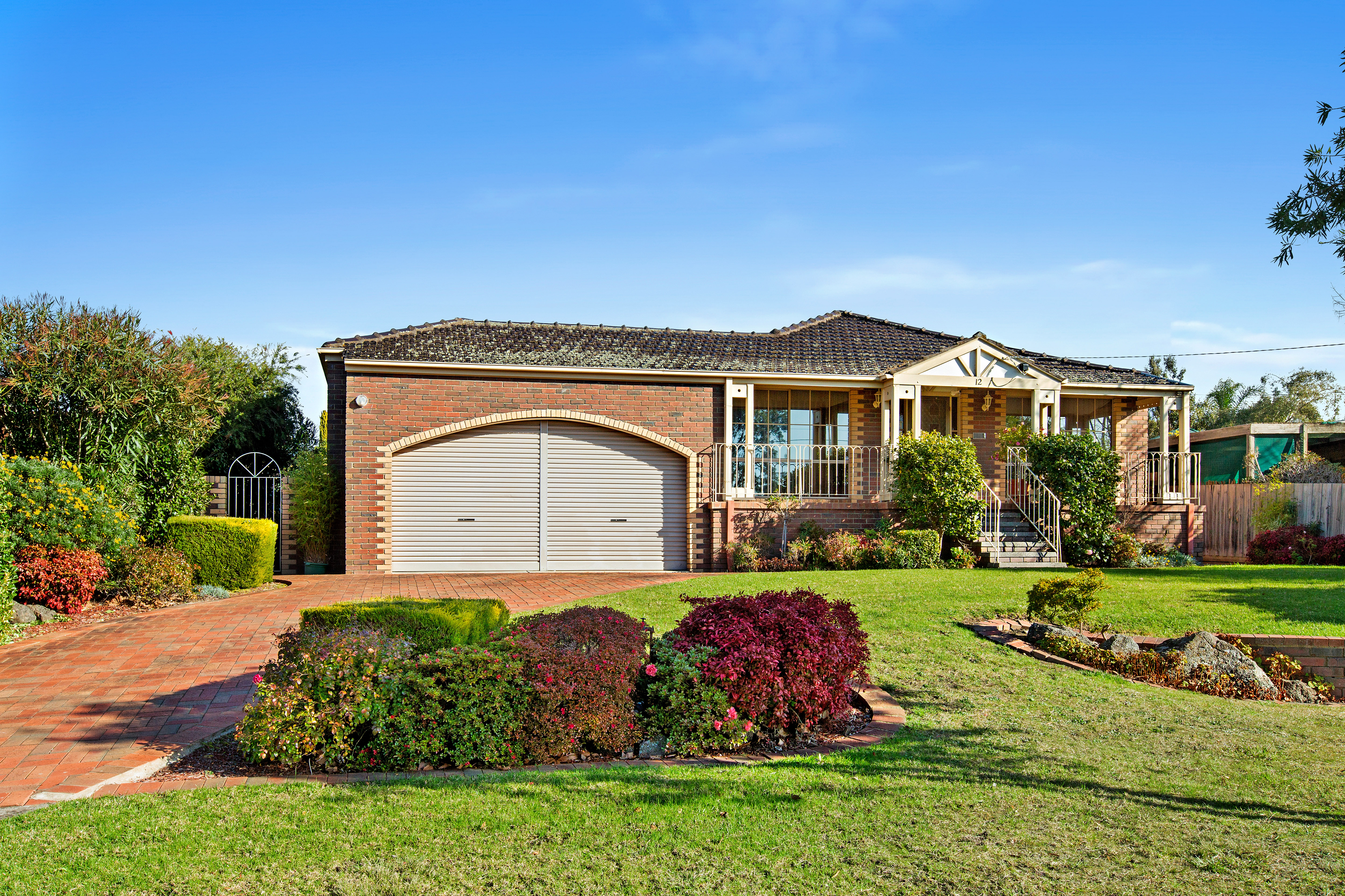12 VILLAGE GREEN, CHIRNSIDE PARK, 3116
