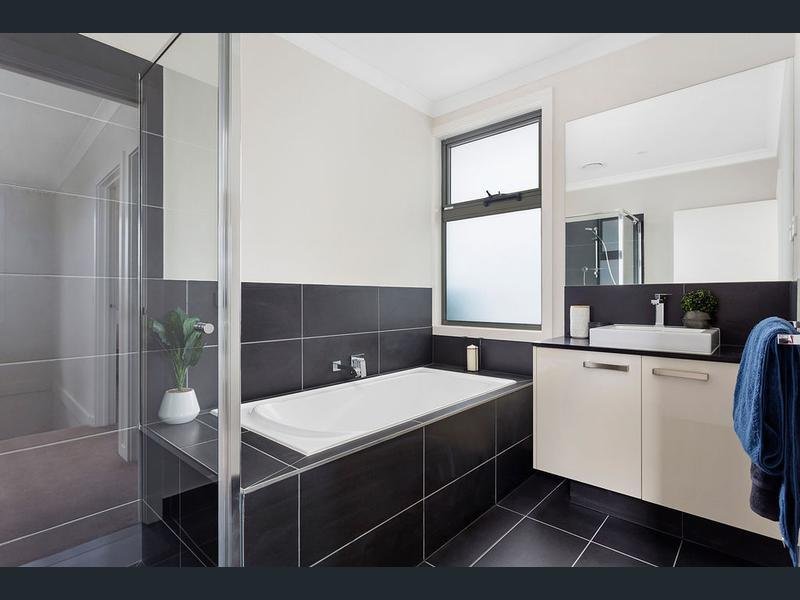  4/31 MCCULLOCH STREET, NUNAWADING, 3131