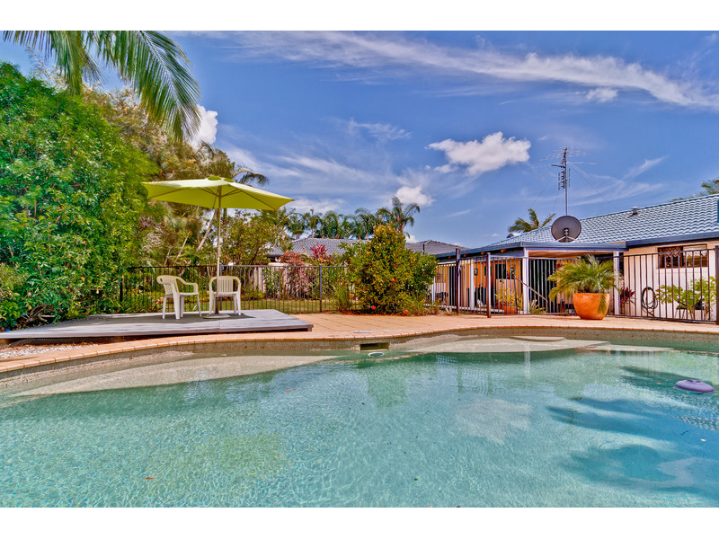 54 BALYARTA CRESCENT, MOOLOOLABA, 4557