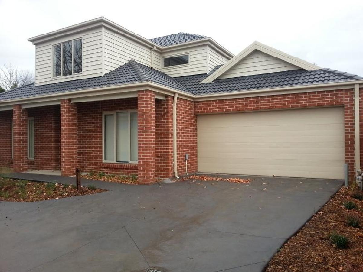8A SURREY STREET, RINGWOOD, 3134