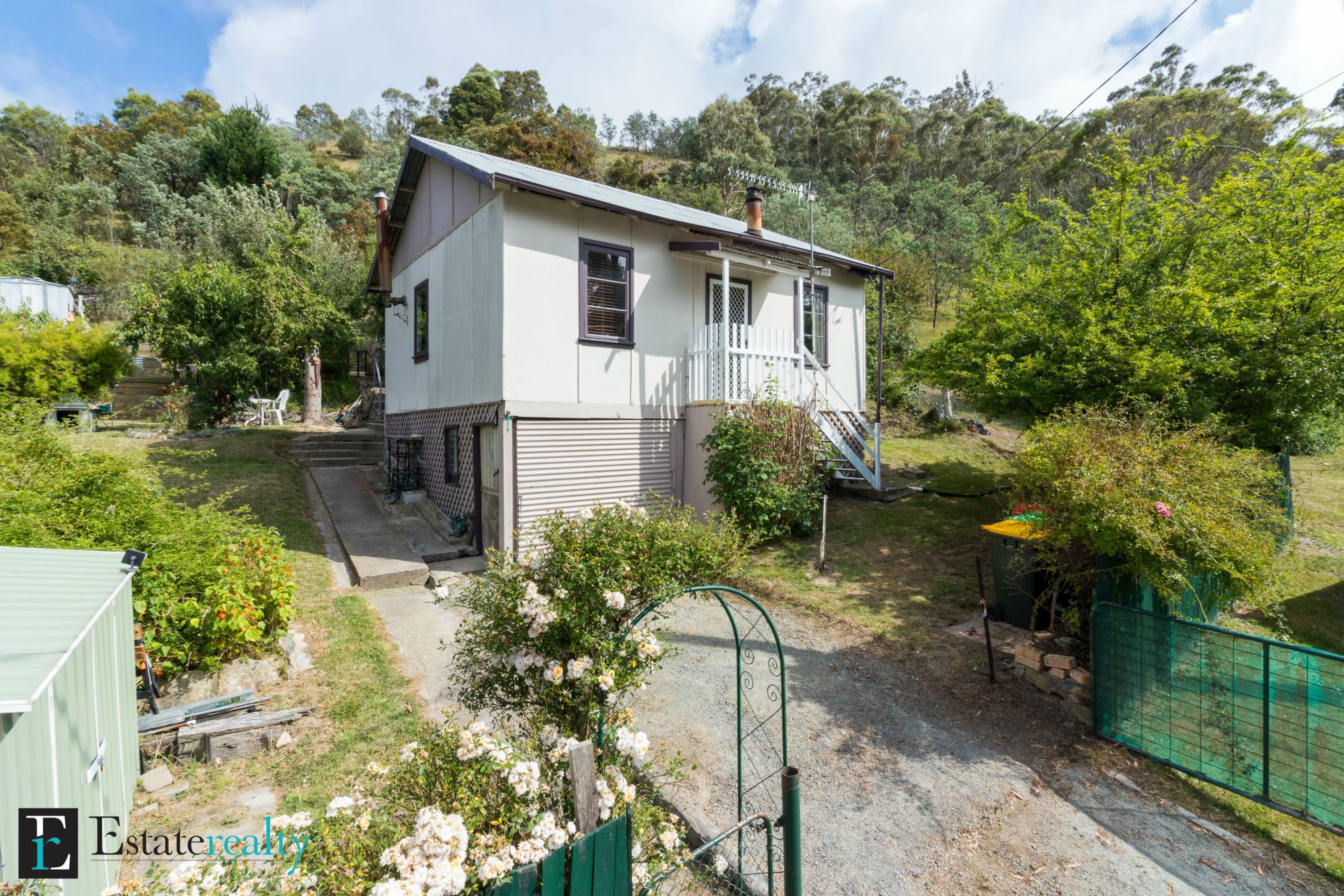 10 BEAZLEY STREET, CAPTAINS FLAT, 2623