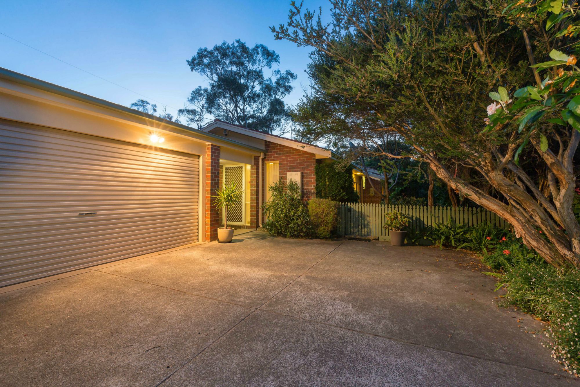 16 RILEY STREET, MCCRAE, 3938
