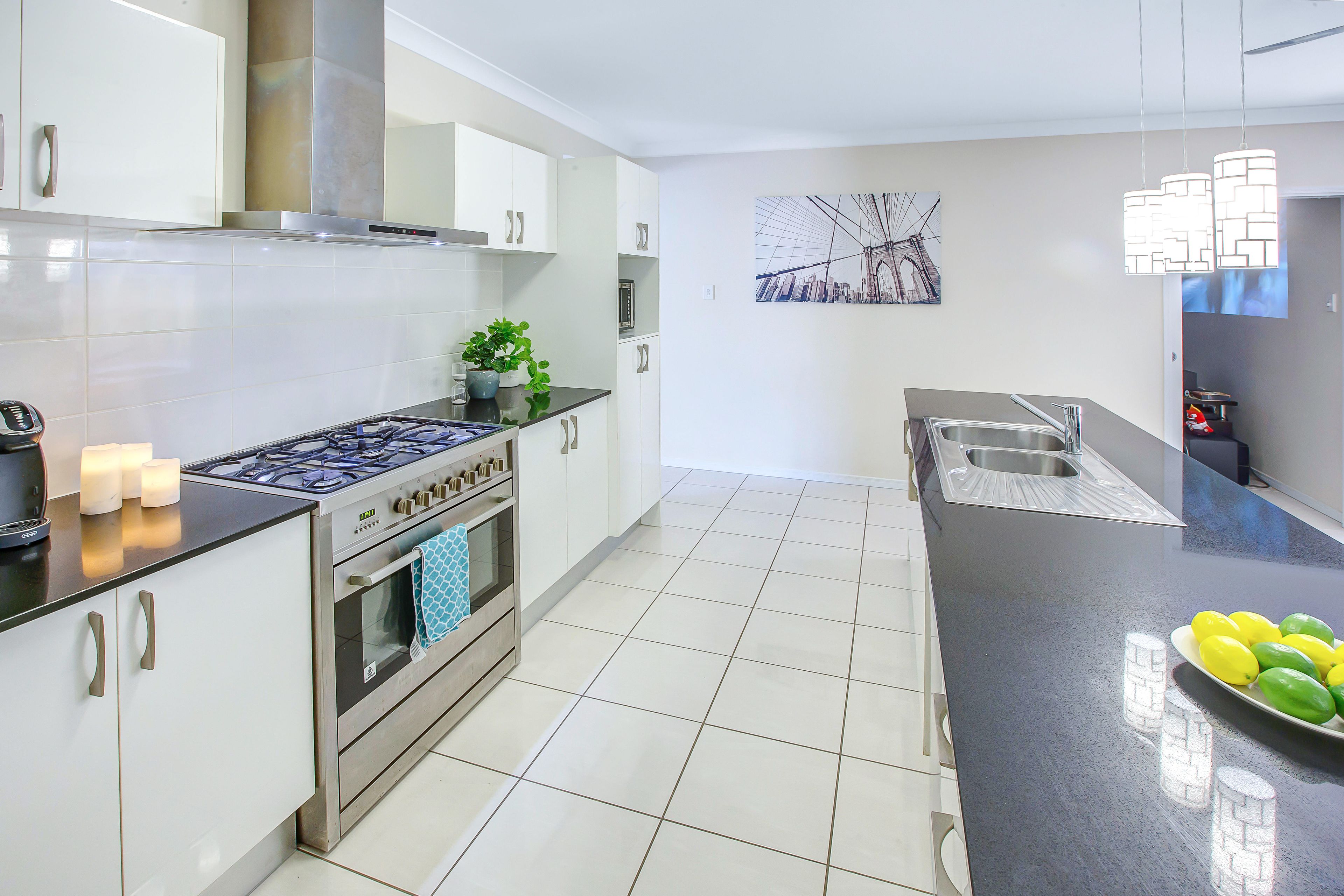 17 TYENNA CLOSE, BENTLEY PARK, 4869