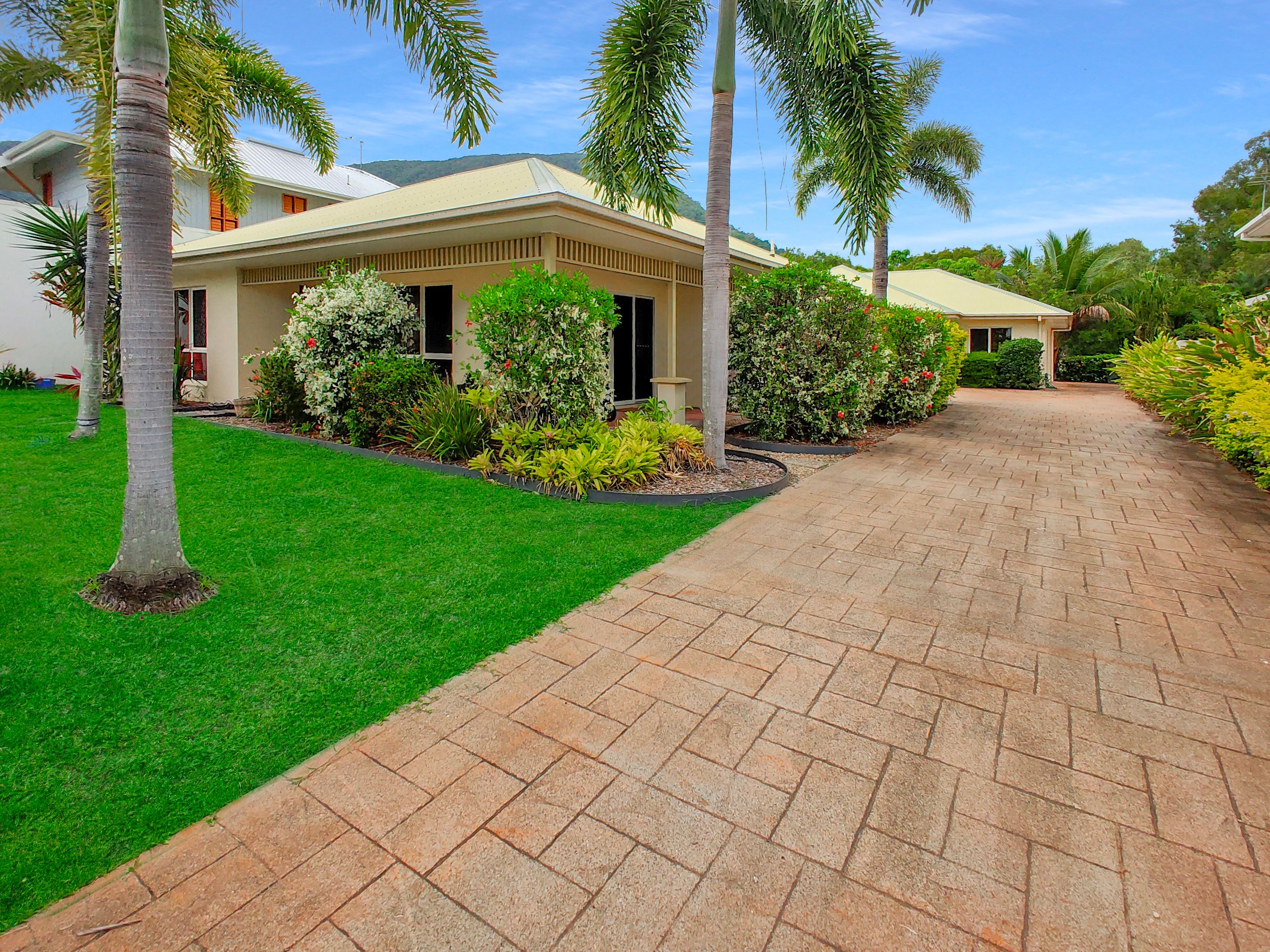 1/60 CEDAR ROAD, PALM COVE, 4879