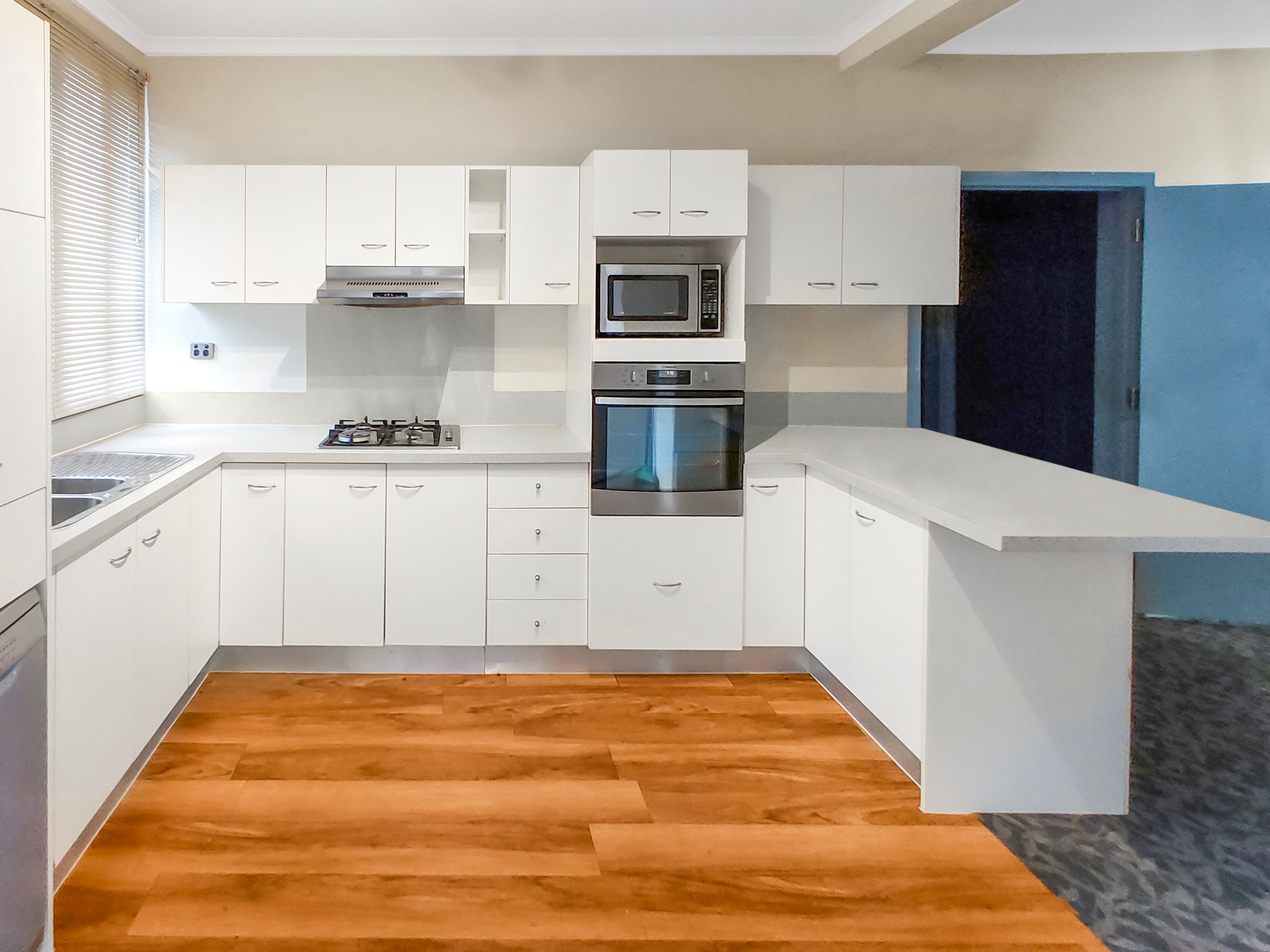 2 HICKORY STREET, HOLLOWAYS BEACH, 4878