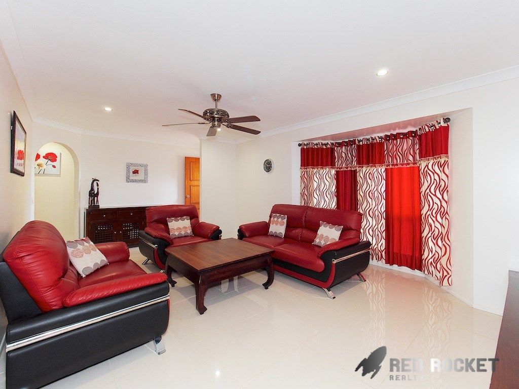 8 CALLINAR CT, MEADOWBROOK, 4131