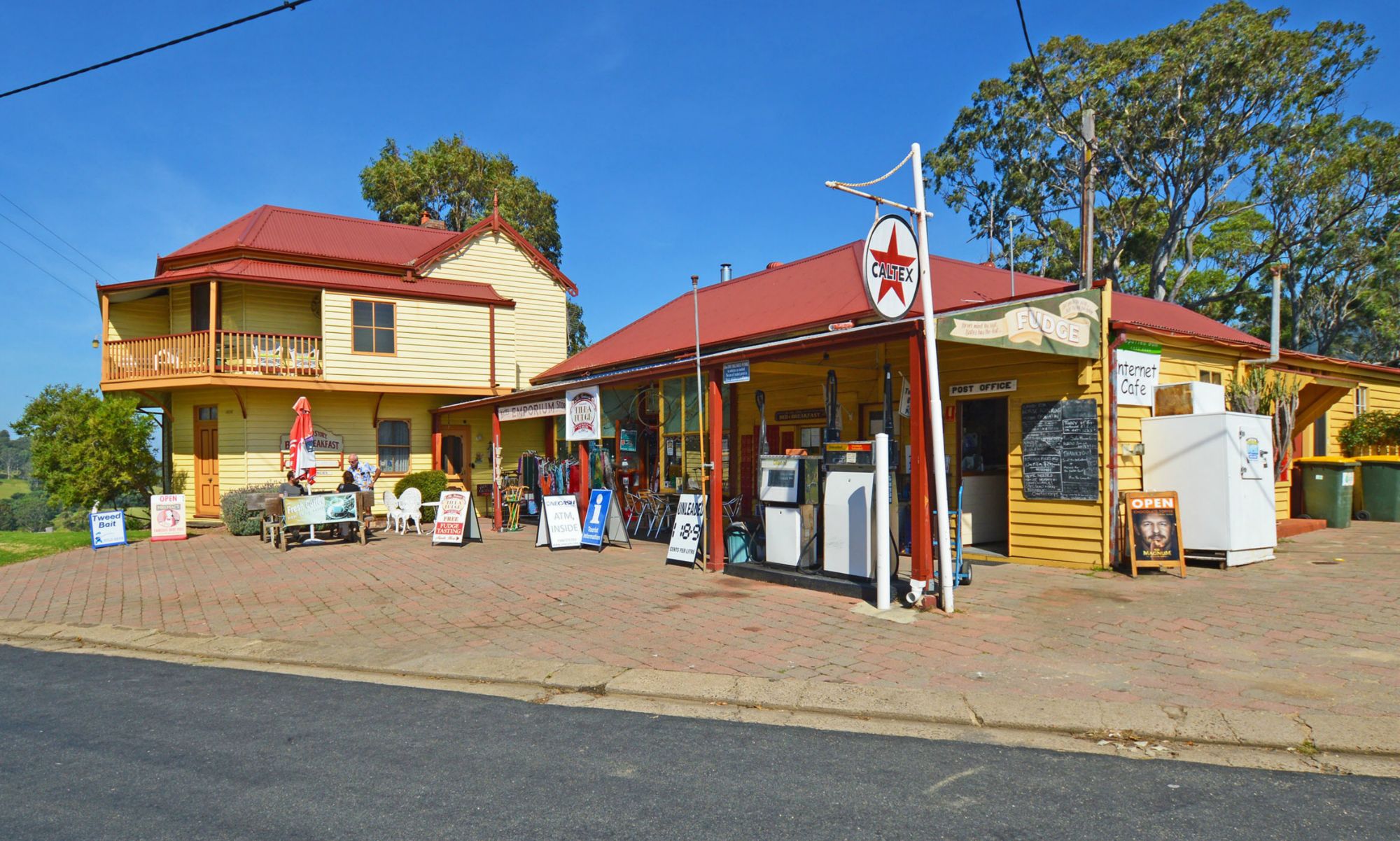 2 BATE STREET, CENTRAL TILBA, 2546