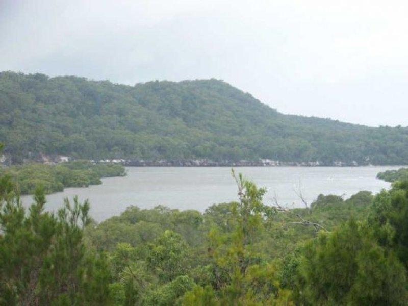 121 WAHINE DRIVE, RUSSELL ISLAND, 4184