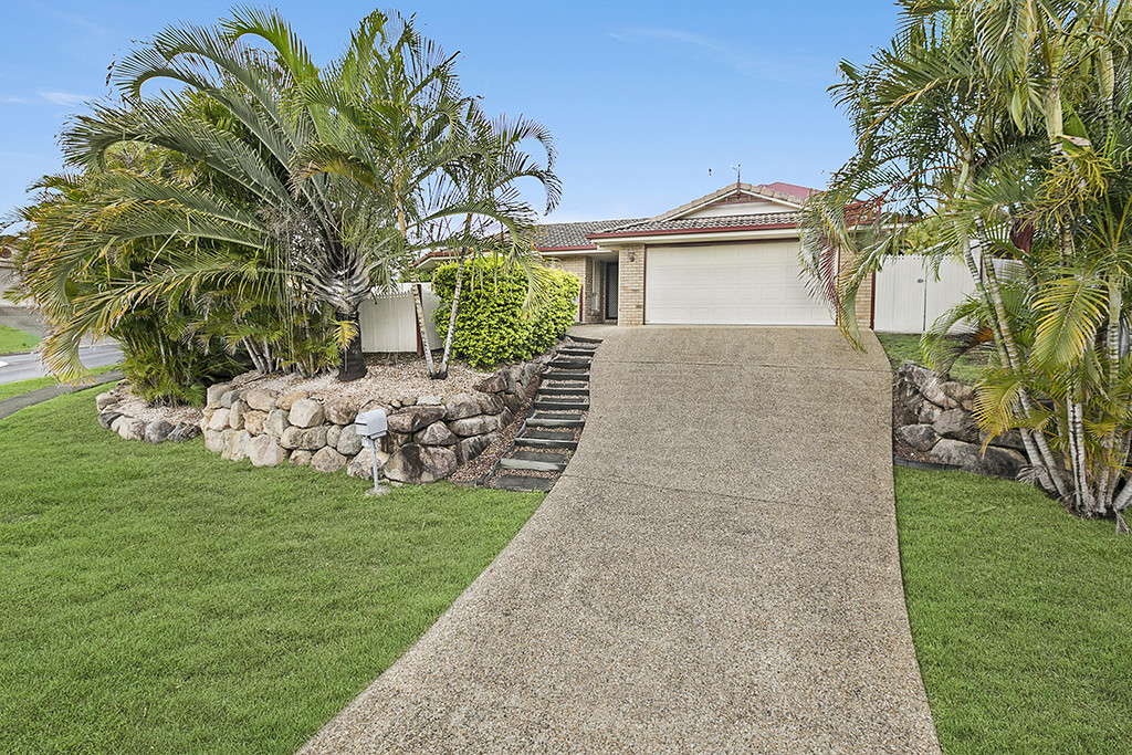 1 PEACE COURT, EATONS HILL, 4037