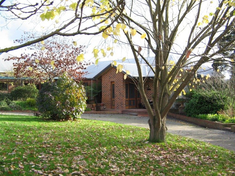 72 MCINTOSH ROAD,  ATHLONE VIA, DROUIN SOUTH, 3818