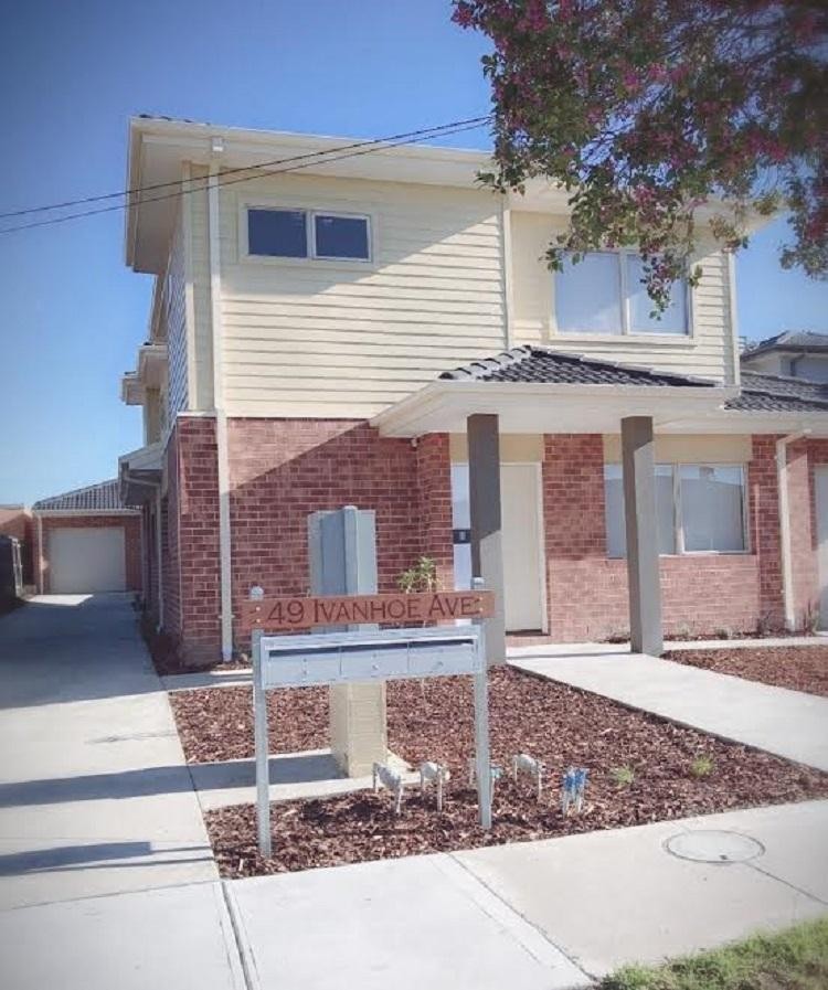  2/49 IVANHOE AVENUE, ST ALBANS, 3021