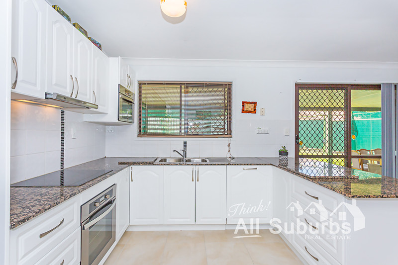 11 WHITEMAN STREET, CRESTMEAD, 4132