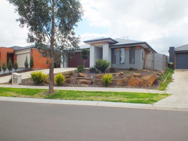 8 YELLOW GUM WAY, WYNDHAM VALE, 3024