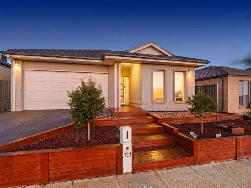 121 KINGLAKE DRIVE, WYNDHAM VALE, 3024