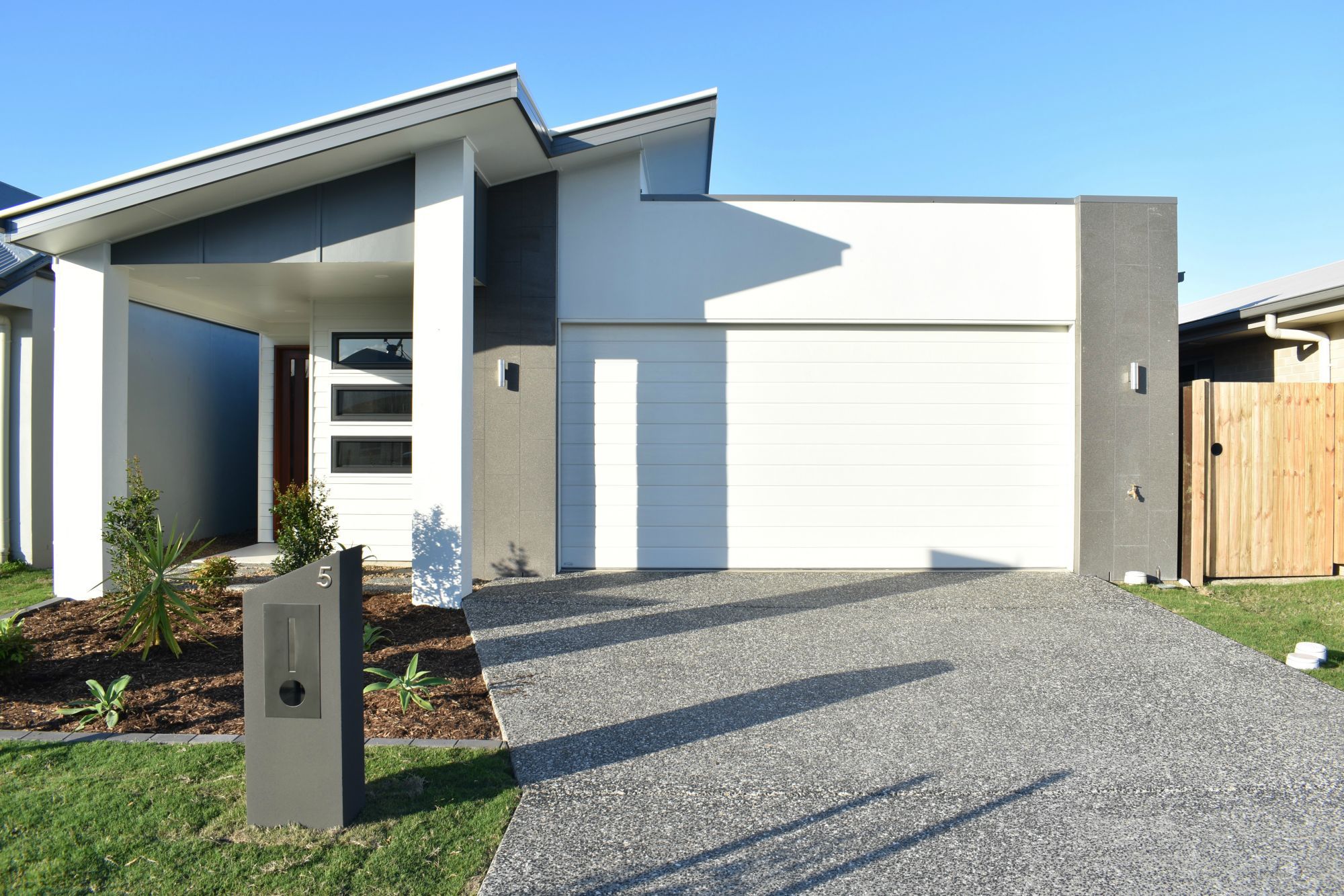 5 LAPIS STREET, CALOUNDRA WEST, 4551 5 LAPIS STREET, CALOUNDRA WEST, 4551