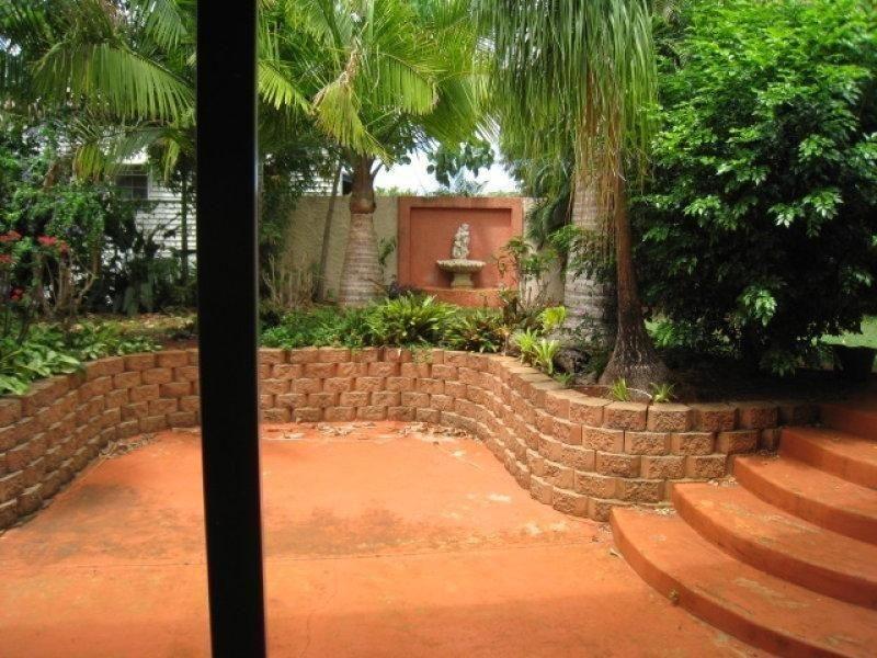 33 CAVENDISH STREET, RUSSELL ISLAND, 4184