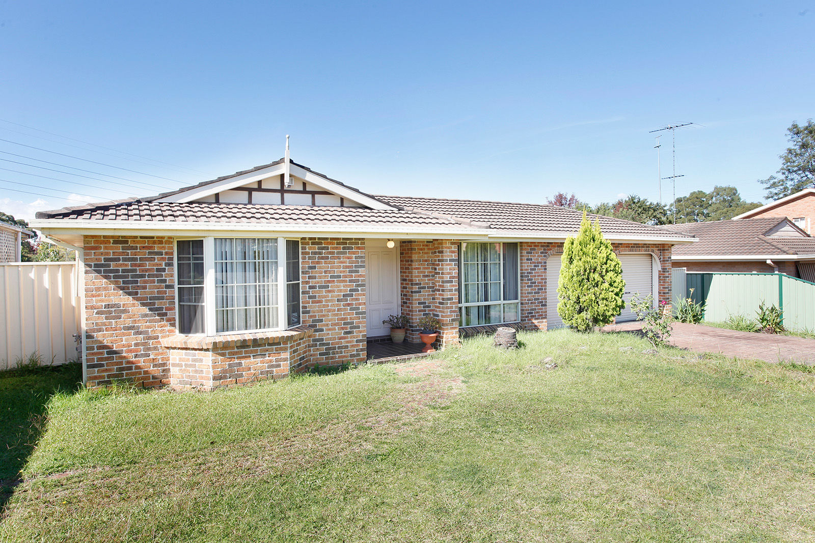 6 LOMBARD PLACE, PROSPECT, 2148