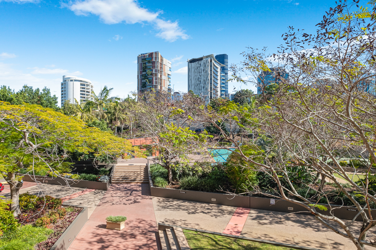 28/15 GOODWIN STREET, KANGAROO POINT, 4169