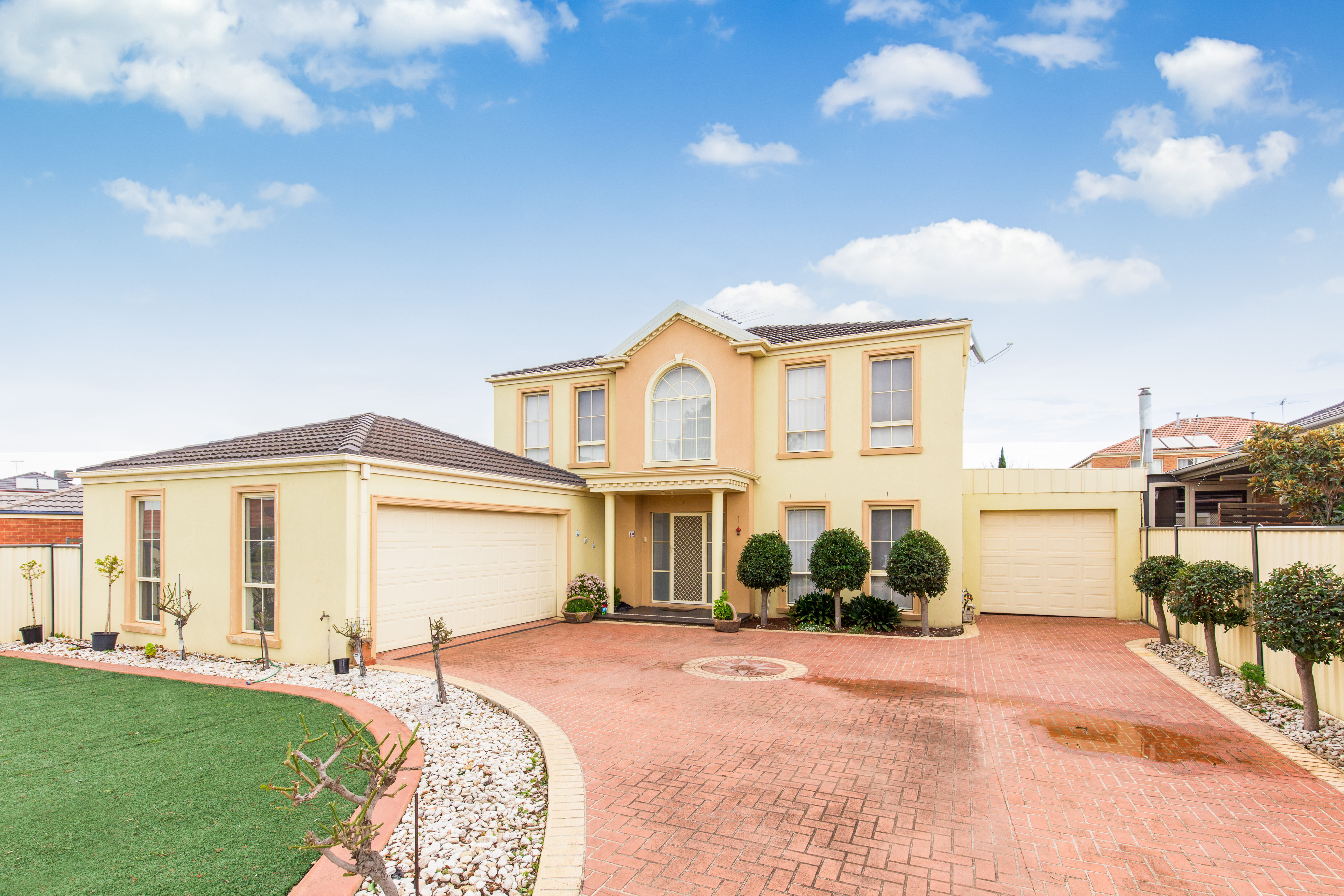 13 AMBER WAY, TAYLORS HILL, 3037