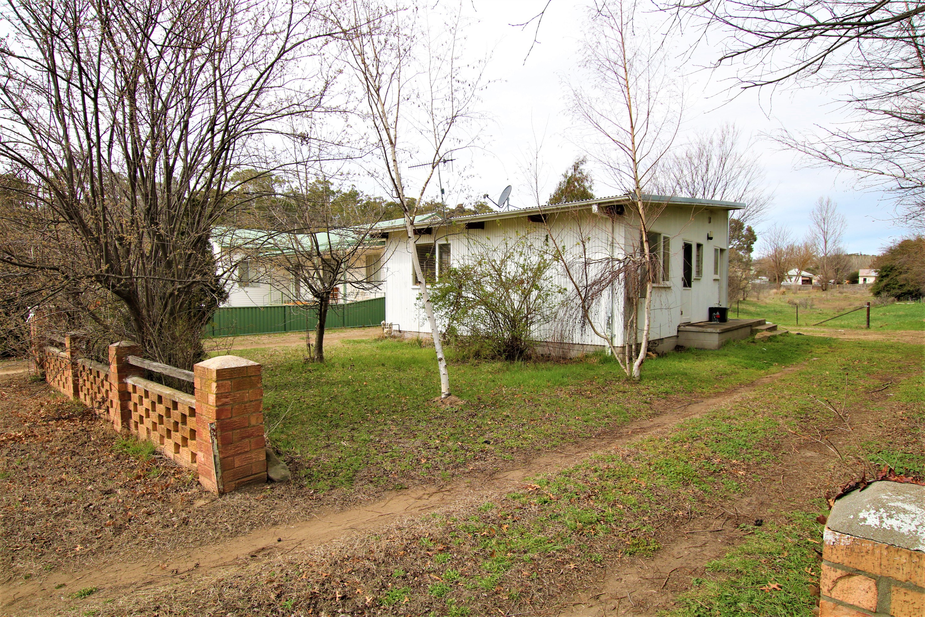 5 KERWAN STREET, COOMA, 2630