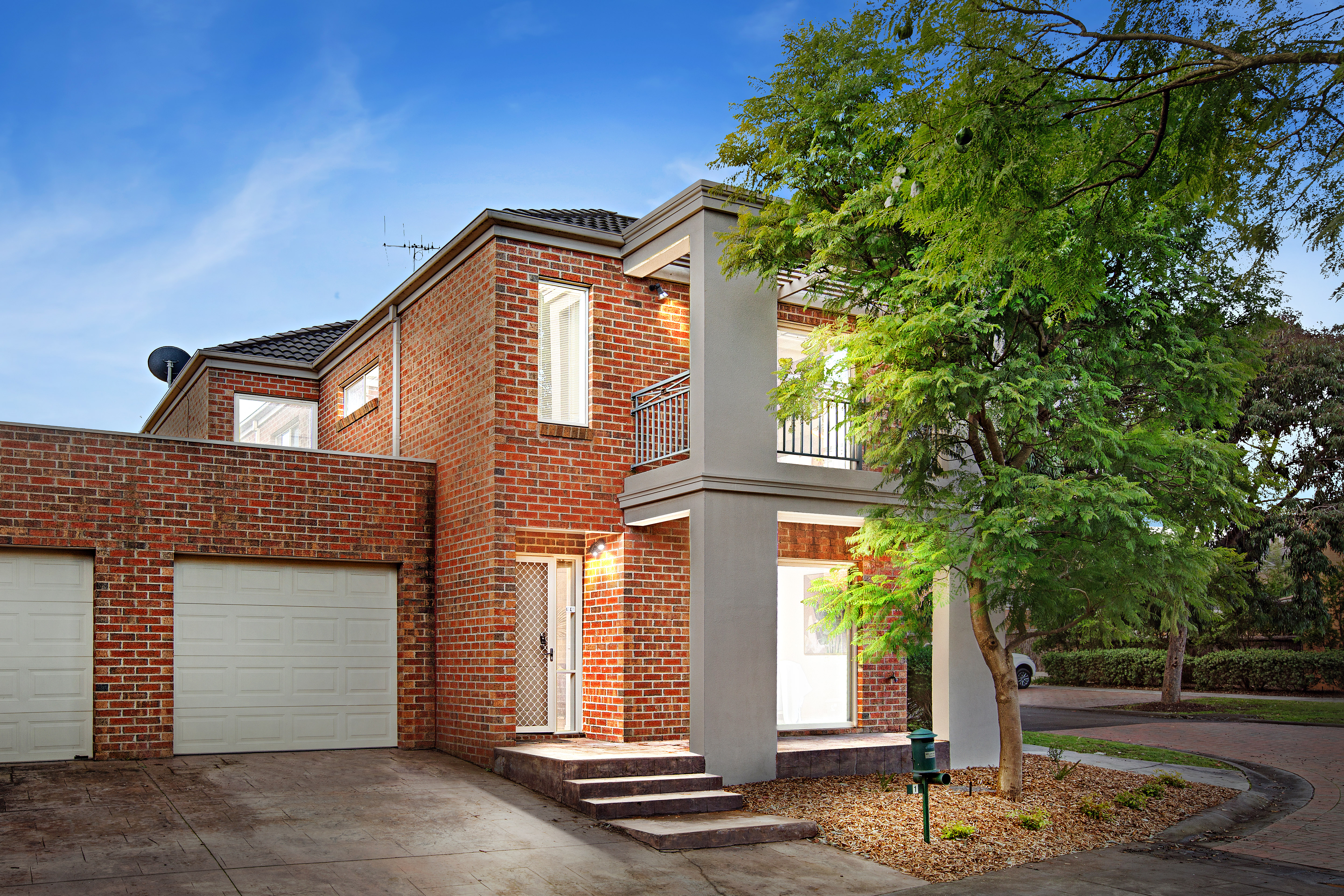 1 JACARANDA COURT, MITCHAM, 3132